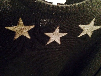 星モチーフのセーター（9,000円くらい）
