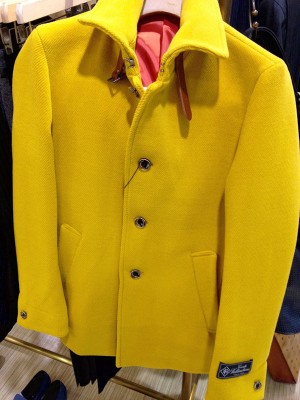 難易度高めの黄色のコート